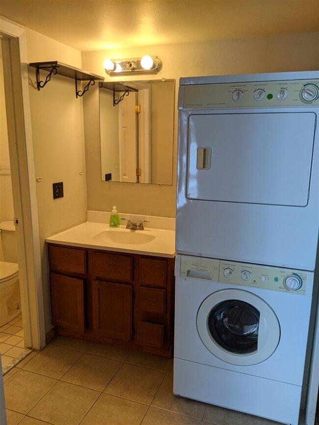 Building Photo - 509 D'onofrio Dr