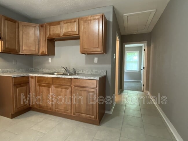 Foto del edificio - 1347 Gill Ave