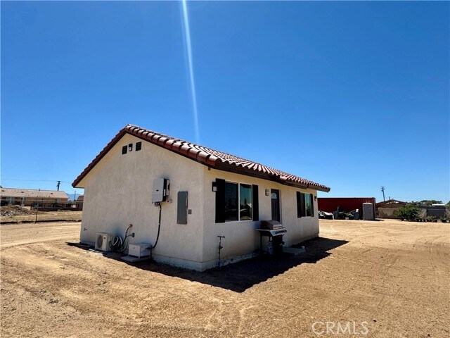 Foto del edificio - 8867 Gorgonio Rd