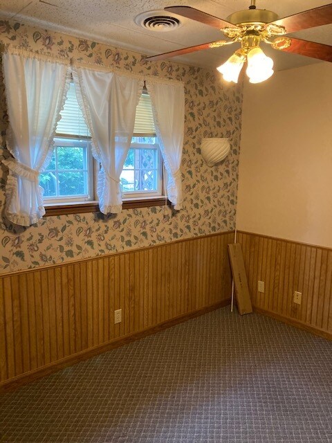 dining area - 205 Wayne Ave