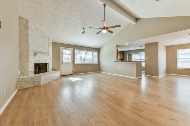 Building Photo - 745 Otter Creek Dr
