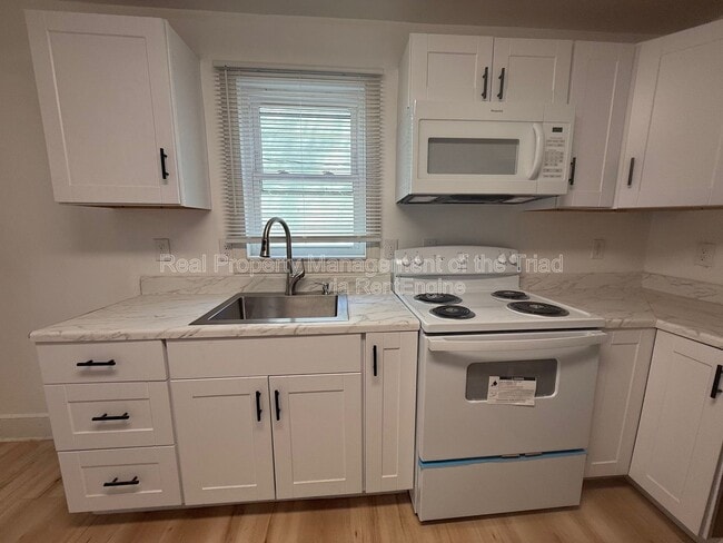 Building Photo - 1604 Textile Dr