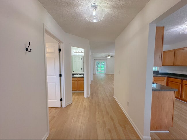 Building Photo - 7352 Suncatcher Dr