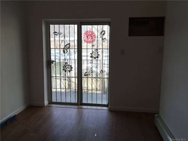 Foto del edificio - 133-45 41st Rd