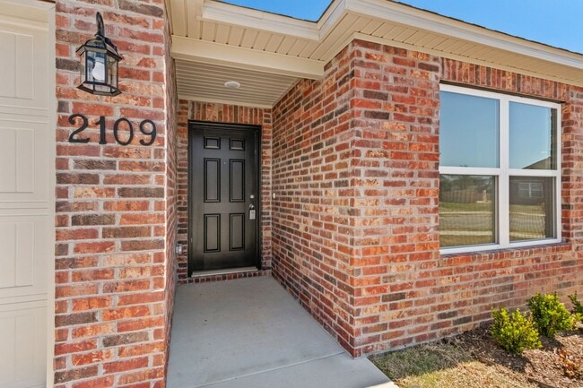 Building Photo - Brand New 4 Bedroom Build in Siloam Springs!
