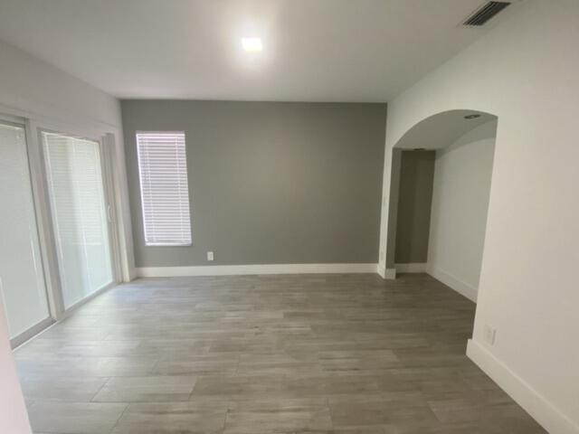 Foto del edificio - 1323 Denlow Ln