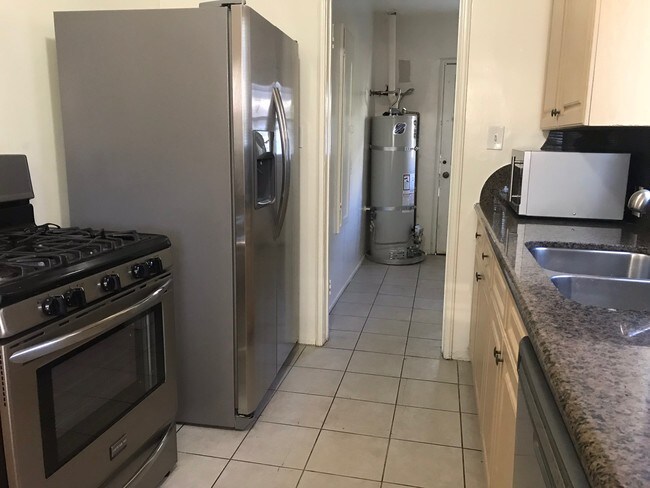 Foto del edificio - 14823 Addison St