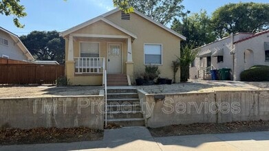 Building Photo - 1541 Olive St