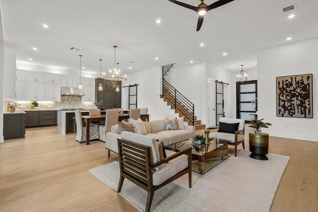 Building Photo - 3204 Westhill Dr