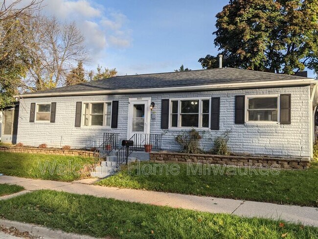 Building Photo - 8400 W Concordia Ave