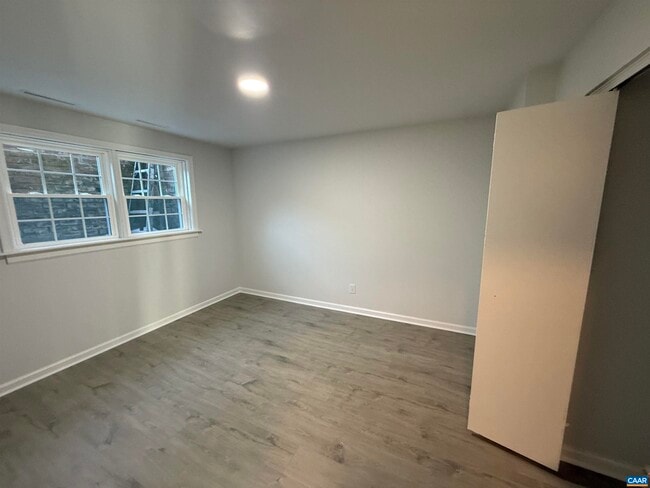 Building Photo - 120 Georgetown Green