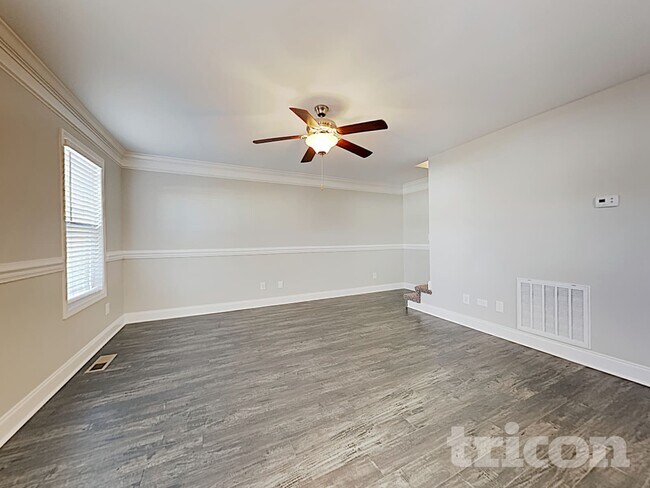 Building Photo - 513 Sourwood Dr