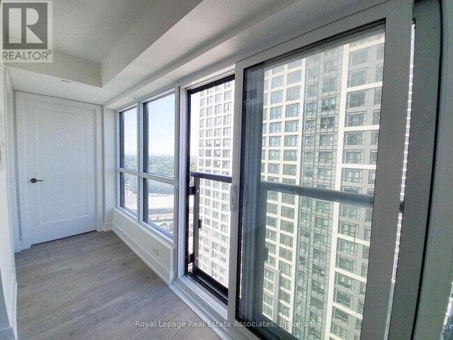 Building Photo - 5 Mabelle Ave