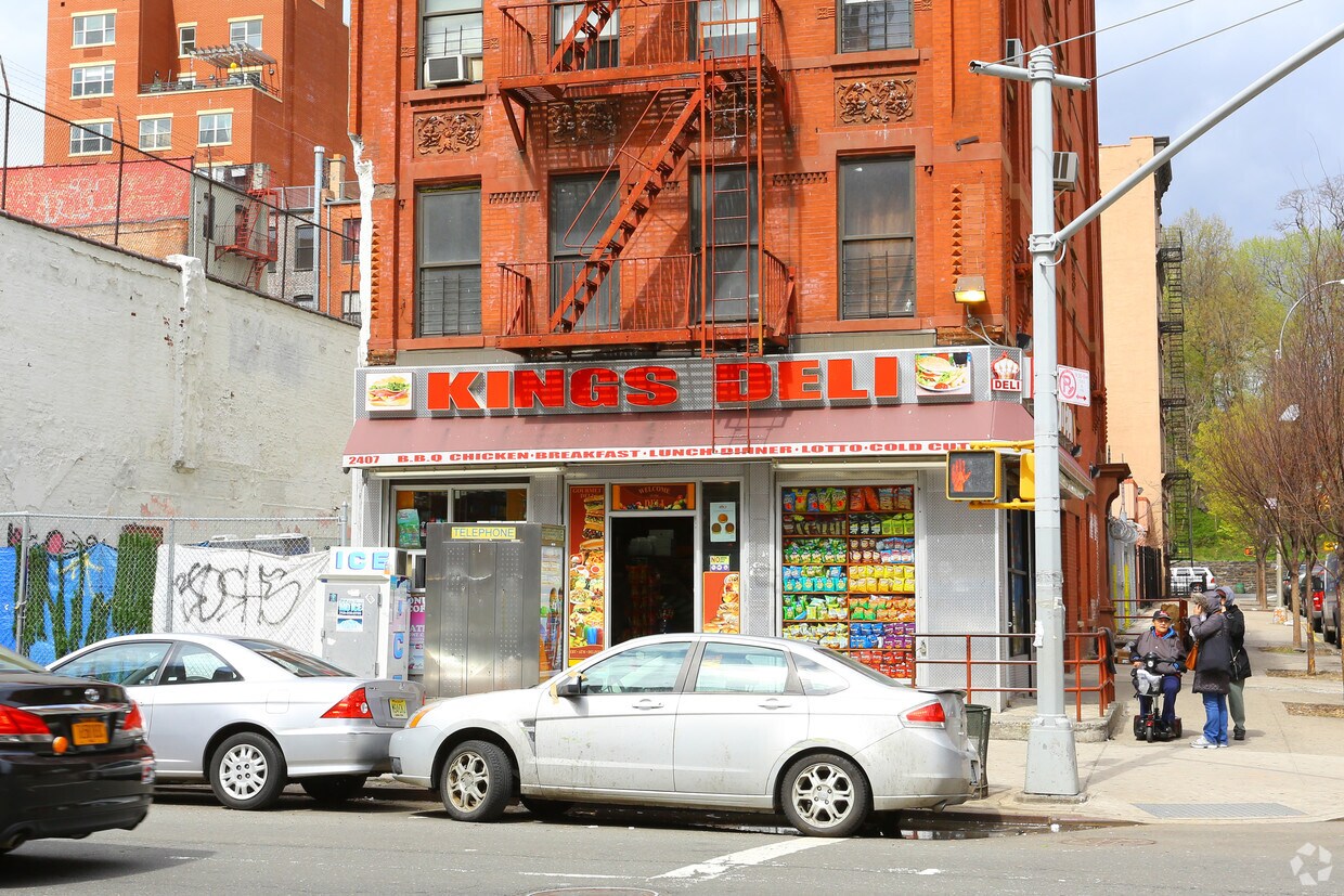 Foto del edificio - 2407 Frederick Douglass Blvd
