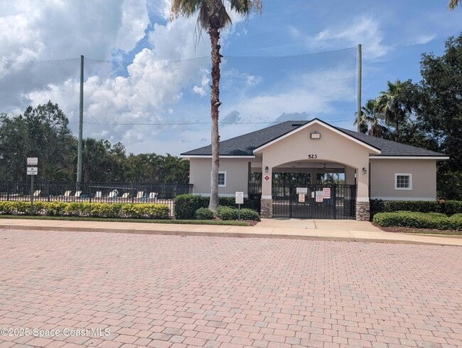 Building Photo - 560 Remington Green Dr SE