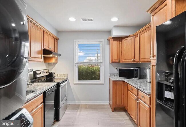 Building Photo - 7627 Glenolden Pl
