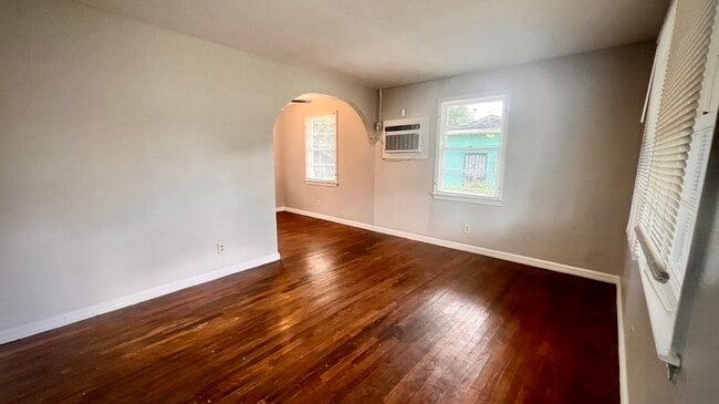 Photo - 1725 Seminary St House