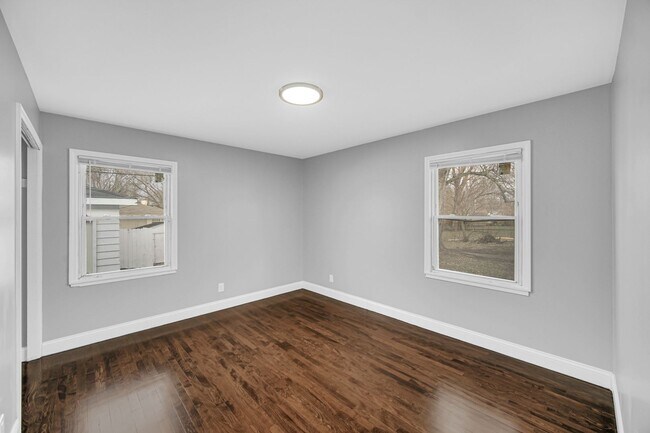 Foto del edificio - Beautifully Updated 4 beds/2baths