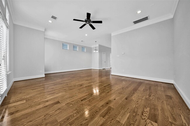 Building Photo - 626 E 28th St