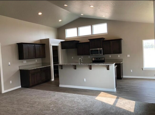 Foto del edificio - 5683 E Upminster St