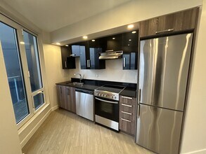 Building Photo - 5633-P5633 Fenwick St