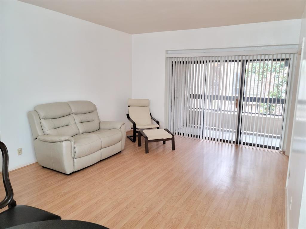Primary Photo - 2207 S Braeswood Blvd