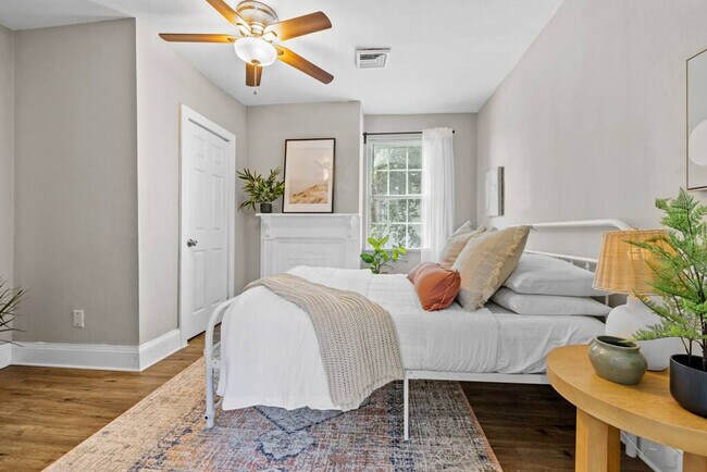 Building Photo - 2906 Chestnut St