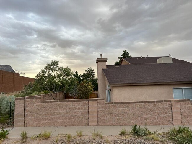 Building Photo - 4761 Jessica Dr NE