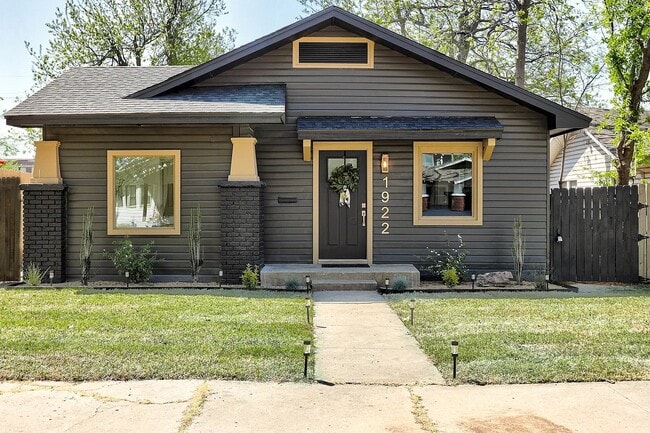 Photo - 1922 W Park Pl House