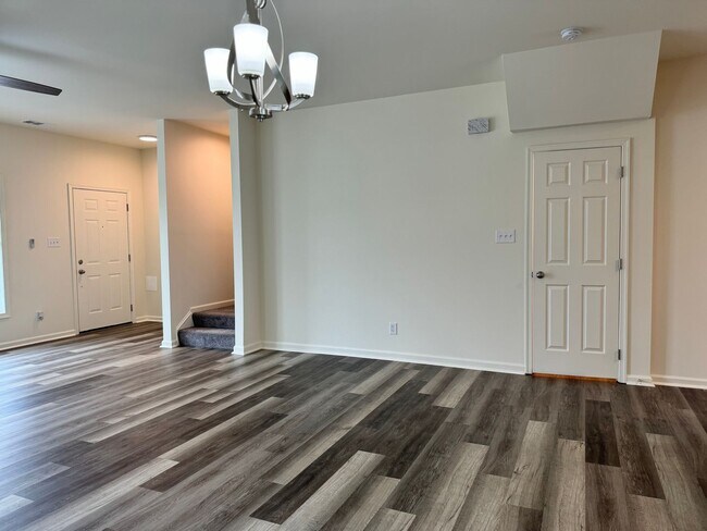 Foto del edificio - 3 Bedroom, 2.5 Bathroom Townhome - Availab...