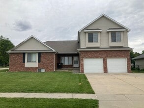 Building Photo - 3200 S 79th St