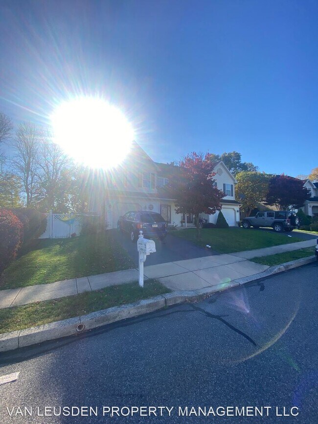 Building Photo - 3 br, 3 bath House - 68 Michigan Drive