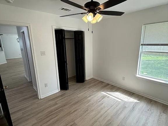 Building Photo - 3713 Devonaire Dr