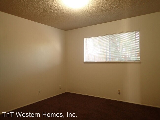 Building Photo - 341 W Wilson Ave