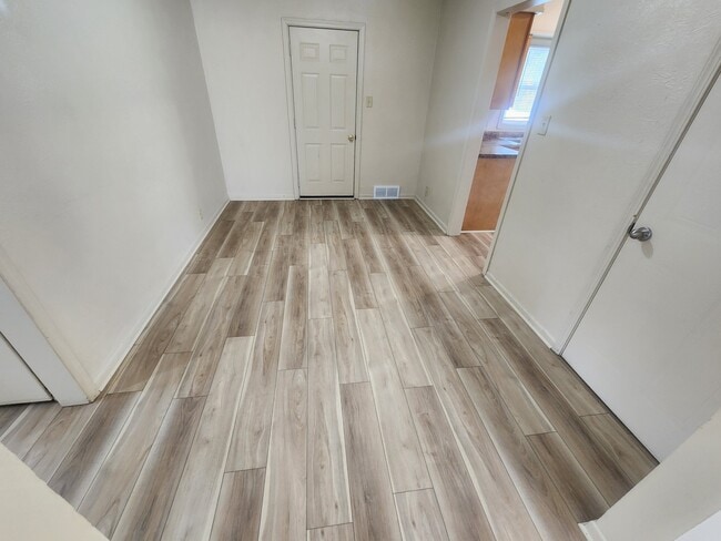 Foto del edificio - 728 Concord Ave