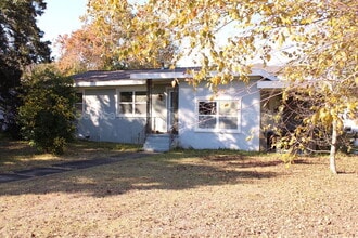 Building Photo - 1550 E Leonard St