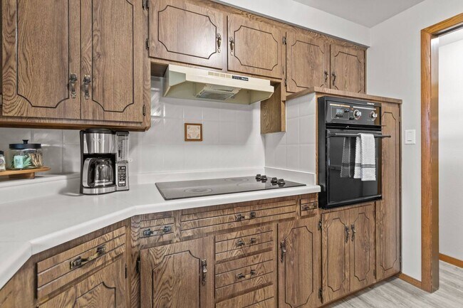 Foto del edificio - 1221 Kenwood St