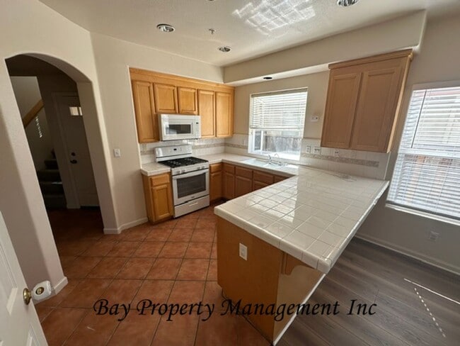 Foto del edificio - **Beautiful 4 Bedroom Home Overlooking Twin Creeks Golf Course**
