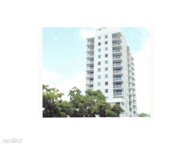 Building Photo - 1401 SW 22nd St