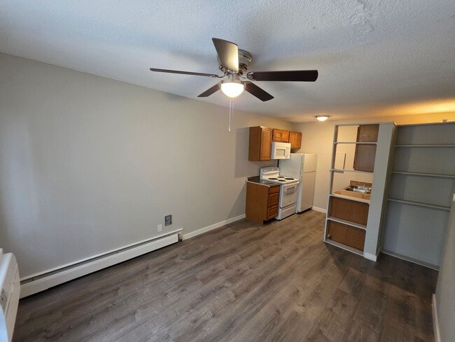 Building Photo - 233 E Arvada St