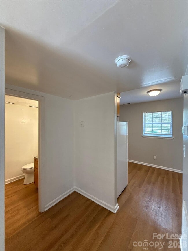 Foto del edificio - 409 Hawley Ave