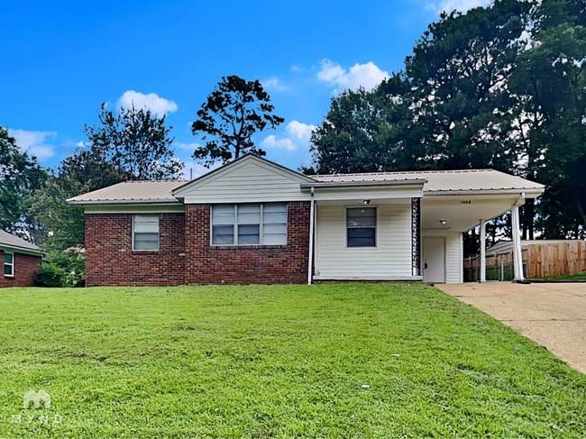 Building Photo - 1402 Moss Point Dr