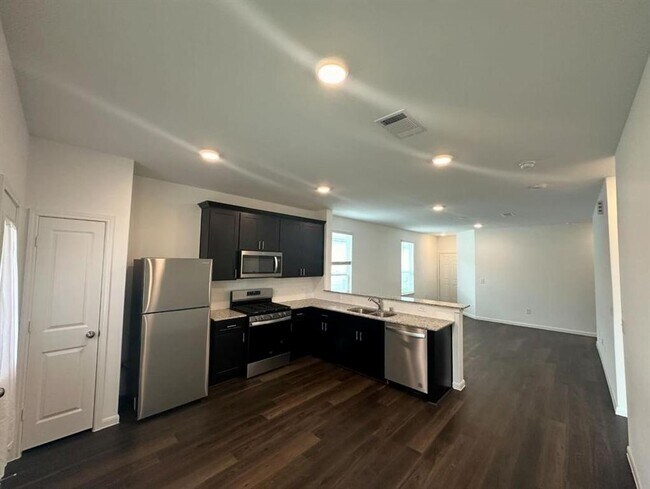 Building Photo - 17615 Gambrel Ln