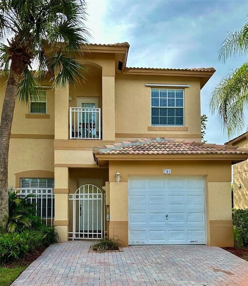 Foto del edificio - 746 NW 170th Terrace