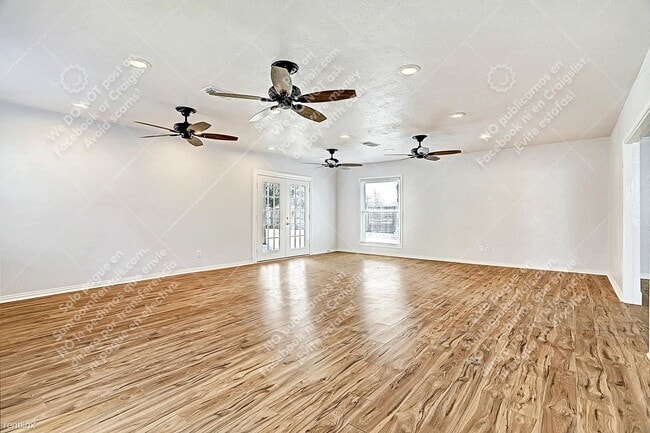 Building Photo - 3 br, 3 bath House - 6802 Prairie Village Dr