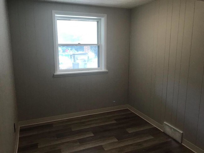 Building Photo - 12500 Upper Sunset Drive
