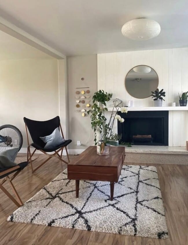Building Photo - 1056 W 360 S