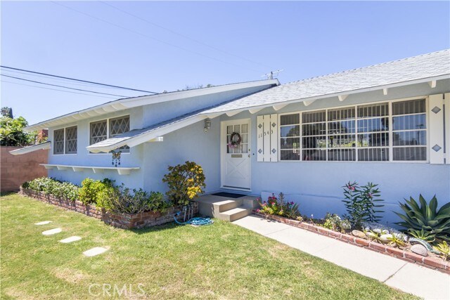 Foto del edificio - 11543 Swinton Ave