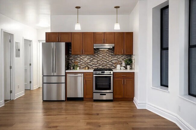 Building Photo - 274 Mott St