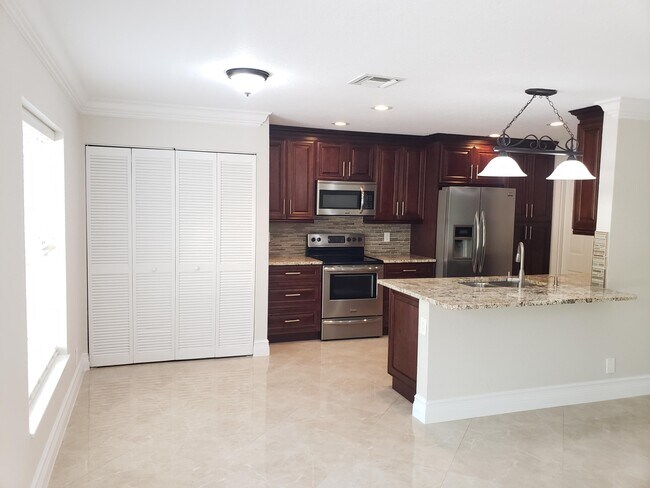 Building Photo - 4917 Purdue Dr